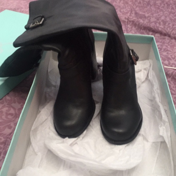 Jessicia Simpson cowboys riding Torta boots. - Picture 5 of 6